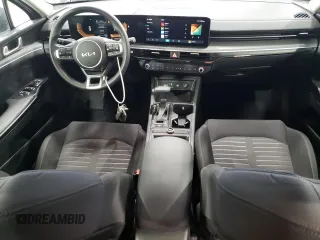 2025 Kia K5 LXS with VIN KNAG24J7XS5299138, listed as a Copart auction lot 48550915 with 8,709 mi miles and Clean Title. Bid and sale history available at carsss.com. Image 8.