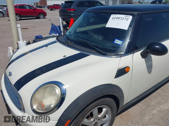2008 MINI Hardtop with VIN WMWMF33568TT61619, listed as a IAAI auction lot 41997172 with Not Provided miles and . Bid and sale history available at DreamBid. Image 6.