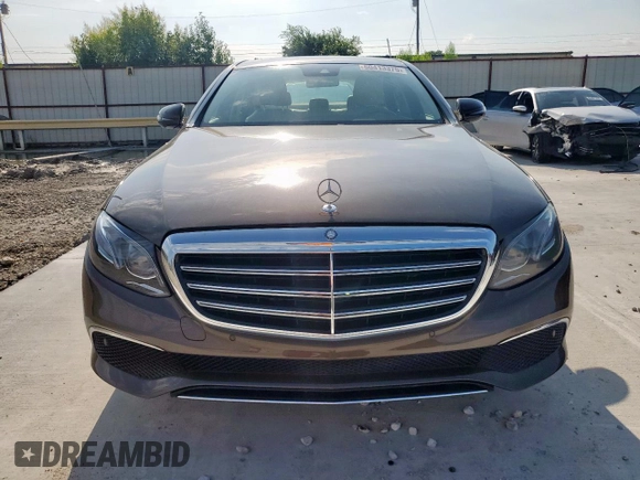 2018 Mercedes-Benz E 300 with VIN WDDZF4JB3JA312599, listed as a Copart auction lot 60413375 with Not provided miles and Salvage title. Bid and sale history available at DreamBid. Image 5.