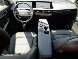 2024 Kia EV6 Wind with VIN KNDC34LA1R5617763, listed as a Copart auction lot 58790344 with 4,650 mi miles and Salvage Title. Bid and sale history available at carsss.com. Image 8.