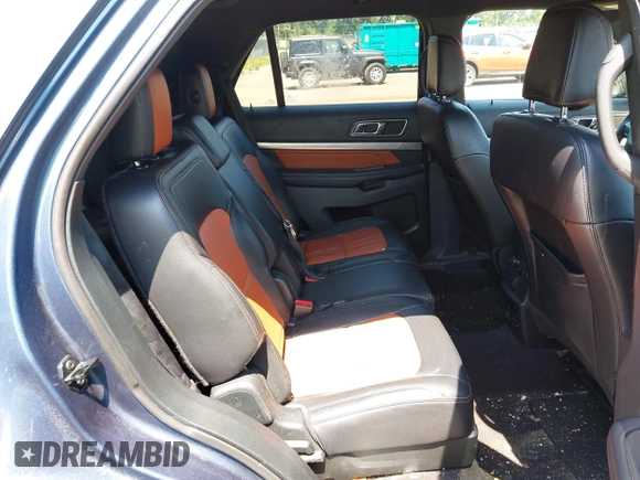 2019 Ford Explorer XLT z VIN 1FM5K8D88KGB25185, wystawiony jako IAAI lot #42359309 z przebiegiem 116 882 mil mil oraz . Historia ofert i sprzedaży dostępna na DreamBid. Obrazek 8.