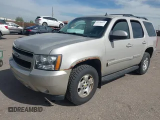 2008 Chevrolet Tahoe 3LT z VIN 1GNFK13018J213428, wystawiony jako IAAI lot #42236022 z przebiegiem 182 725 mil mil oraz . Historia ofert i sprzedaży dostępna na DreamBid. Obrazek 2.