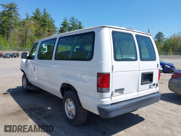 2013 Ford Econoline Passenger XL z VIN 1FBNE3BL8DDA48011, wystawiony jako IAAI lot #42221850 z przebiegiem 74 189 mil mil oraz . Historia ofert i sprzedaży dostępna na DreamBid. Obrazek 3.