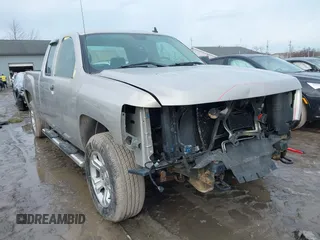 2007 Chevrolet Silverado 1500 1LT with VIN 2GCEK19J371688186, listed as a IAAI auction lot 41440776 with 140,171 mi miles and . Bid and sale history available at DreamBid. Image 1.