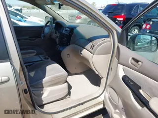2004 Toyota Sienna CE with VIN 5TDZA23C84S125532, listed as a IAAI auction lot 42021942 with 227,141 mi miles. Bid and sale history available at carsss.com. Image 5.