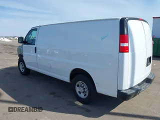 2020 Chevrolet Express Cargo Van with VIN 1GCWGAFP2L1274251, listed as a IAAI auction lot 41784672 with 77,356 mi miles. Bid and sale history available at carsss.com. Image 3.