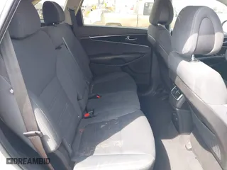 2016 Kia Sorento LX with VIN 5XYPG4A51GG023545, listed as a IAAI auction lot 41923123 with 168,438 mi miles. Bid and sale history available at carsss.com. Image 7.
