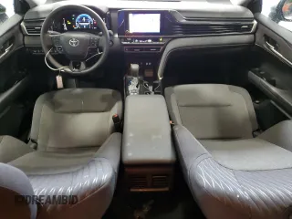 2025 Toyota Camry LE z VIN 4T1DAACK3SU093878, wystawiony jako Copart lot #58537315 z przebiegiem 7 640 mil mil oraz Czysty tytuł • Clean title. Historia ofert i sprzedaży dostępna na DreamBid. Obrazek 8.