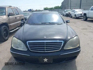 2006 Mercedes-Benz S-Class 5.0L with VIN WDBNG75J06A484636, listed as a IAAI auction lot 42058885 with 1 mi miles. Bid and sale history available at carsss.com. Image 6.