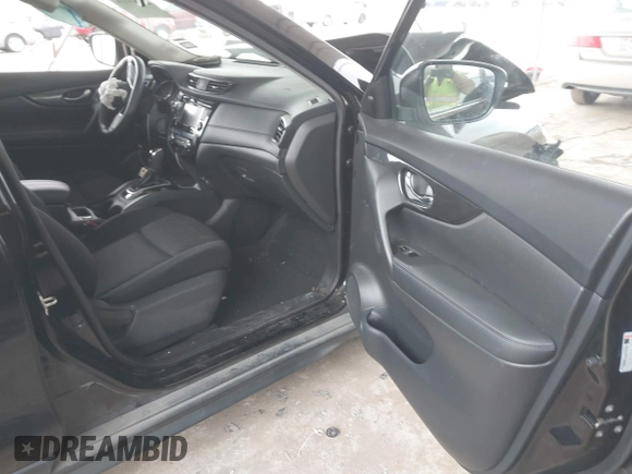 2019 Nissan Rogue SV with VIN KNMAT2MT6KP545528, listed as a IAAI auction lot 41646336 with 43,527 mi miles. Bid and sale history available at carsss.com. Image 5.