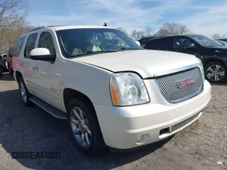 2013 GMC Yukon Denali with VIN 1GKS1EEF6DR158591, listed as a IAAI auction lot 41846763 with 182,720 mi miles. Bid and sale history available at carsss.com. Image 1.