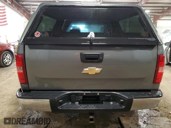 2011 Chevrolet Silverado 1500 LT with VIN 1GCRKSE37BZ329504, listed as a Copart auction lot 52870695 with 197,555 mi miles and Clean Title. Bid and sale history available at DreamBid. Image 6.