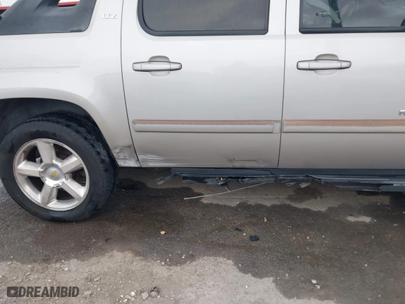 2007 Chevrolet Avalanche LTZ with VIN 3GNEC12J67G134064, listed as a IAAI auction lot 42029811 with 1 mi miles. Bid and sale history available at carsss.com. Image 6.