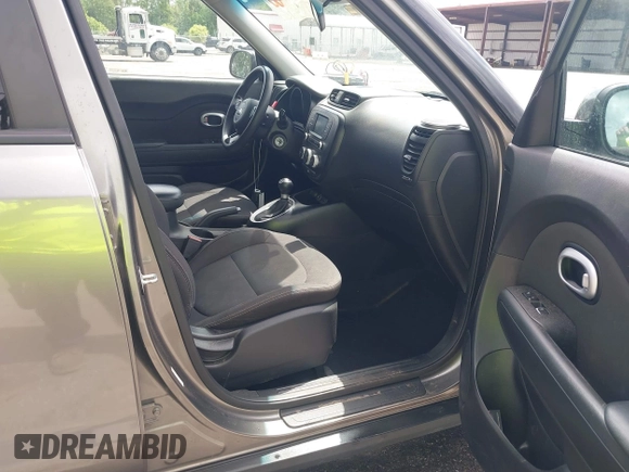 2019 Kia Soul with VIN KNDJN2A27K7673749, listed as a IAAI auction lot 41998848 with 140,858 mi miles. Bid and sale history available at carsss.com. Image 5.