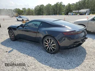 2017 Aston Martin DB11 z VIN SCFRMFAV1HGL02166, wystawiony jako Copart lot #68754174 z przebiegiem Nie podano mil oraz Szkody całkowita. Historia ofert i sprzedaży dostępna na DreamBid. Obrazek 2.