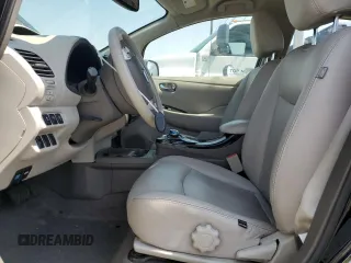 2012 Nissan LEAF SL z VIN JN1AZ0CP9CT024810, wystawiony jako Copart lot #58794365 z przebiegiem 47 776 mil mil oraz Czysty tytuł • Clean title. Historia ofert i sprzedaży dostępna na DreamBid. Obrazek 7.