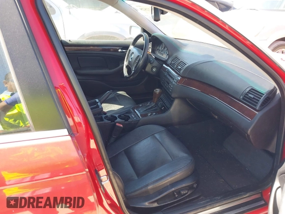 2005 BMW 3 Series 330xi with VIN WBAEW53425PN39442, listed as a IAAI auction lot 41672828 with 170,401 mi miles and . Bid and sale history available at DreamBid. Image 5.