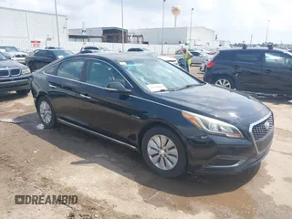 2016 Hyundai Sonata SE with VIN KMHE24L16GA036027, listed as a IAAI auction lot 42104480 with 105,831 mi miles and . Bid and sale history available at carsss.com. Image 1.