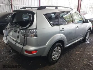 2011 Mitsubishi Outlander ES with VIN JA4AS2AW4BU025549, listed as a IAAI auction lot 41837460 with 98,647 mi miles. Bid and sale history available at carsss.com. Image 4.