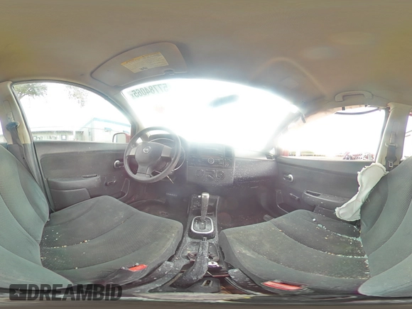 2011 Nissan Versa S z VIN 3N1BC1AP7BL463683, wystawiony jako Copart lot #57784065 z przebiegiem 110 937 mil mil oraz Szkoda całkowita • Salvage title. Historia ofert i sprzedaży dostępna na DreamBid. Obrazek 14.