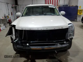 2010 Cadillac Escalade Premium with VIN 1GYUKCEF2AR146420, listed as a Copart auction lot 48102685 with 121,229 mi miles and Clean title. Bid and sale history available at DreamBid. Image 5.