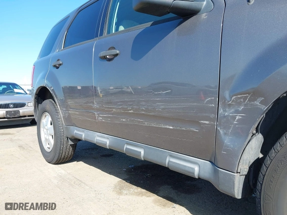 2012 Ford Escape XLT with VIN 1FMCU0D72CKC85247, listed as a IAAI auction lot 41986998 with 176,092 mi miles. Bid and sale history available at carsss.com. Image 6.