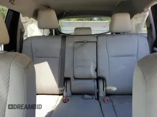 2018 Toyota Highlander LE z VIN 5TDZARFH0JS036985, wystawiony jako Copart lot #54472975 z przebiegiem 128 131 mil mil oraz Szkoda całkowita • Salvage title. Historia ofert i sprzedaży dostępna na DreamBid. Obrazek 10.
