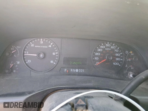 2006 Ford F-250 XL z VIN 1FTSW20596EC03897, wystawiony jako Copart lot #60226495 z przebiegiem 219 044 mil mil oraz Czysty tytuł • Clean title. Historia ofert i sprzedaży dostępna na DreamBid. Obrazek 9.