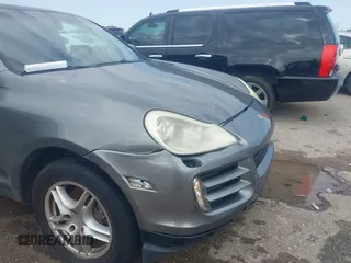 2010 Porsche Cayenne z VIN WP1AA2AP4ALA11946, wystawiony jako IAAI lot #41541830 z przebiegiem 229 331 mil mil oraz . Historia ofert i sprzedaży dostępna na DreamBid. Obrazek 6.