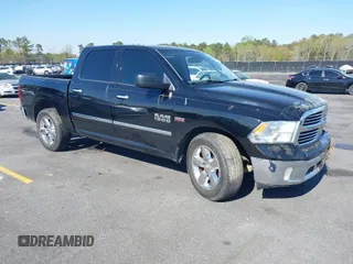 2015 Ram 1500 Outdoorsman z VIN 1C6RR6LTXFS567715, wystawiony jako IAAI lot #41891560 z przebiegiem 43 370 mil mil oraz . Historia ofert i sprzedaży dostępna na DreamBid. Obrazek 1.