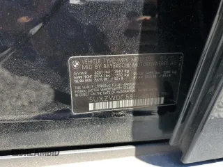 2011 BMW X5 35d with VIN 5UXZW0C58BL662048, listed as a Copart auction lot 55648975 with 166,291 mi miles and Salvage title. Bid and sale history available at DreamBid. Image 13.