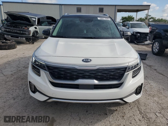 2021 Kia Seltos SX with VIN KNDETCA20M7078855, listed as a Copart auction lot 58071695 with 50,951 mi miles and Salvage title. Bid and sale history available at DreamBid. Image 5.