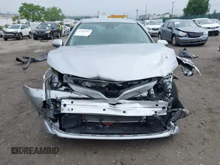 2019 Toyota Camry LE z VIN 4T1B11HK5KU813553, wystawiony jako IAAI lot #42282507 z przebiegiem 22 100 mil mil oraz . Historia ofert i sprzedaży dostępna na DreamBid. Obrazek 11.