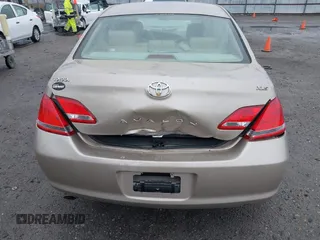 2006 Toyota Avalon XL with VIN 4T1BK36B26U119629, listed as a IAAI auction lot 39152919 with 128,953 mi miles. Bid and sale history available at carsss.com. Image 14.