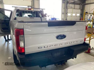 2019 Ford F-250 XL with VIN 1FT7W2B63KED87191, listed as a IAAI auction lot 42841798 with 188,642 mi miles and . Bid and sale history available at DreamBid. Image 4.
