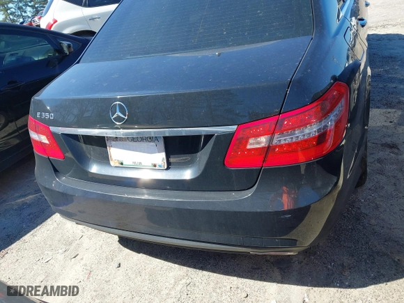 2012 Mercedes-Benz E-Class E 350 Luxury with VIN WDDHF5KB6CA529535, listed as a IAAI auction lot 41821183 with 140,820 mi miles. Bid and sale history available at carsss.com. Image 16.