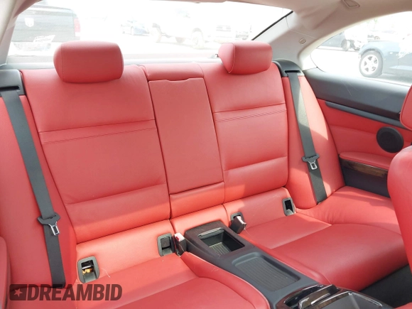 2009 BMW 3 Series 328i xDrive z VIN WBAWV53549PF95715, wystawiony jako IAAI lot #42296949 z przebiegiem 182 003 mil mil oraz . Historia ofert i sprzedaży dostępna na DreamBid. Obrazek 8.