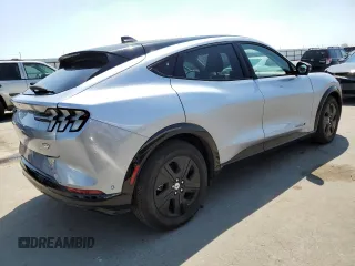 2022 Ford Mustang Mach-E California Route 1 z VIN 3FMTK2R74NMA20061, wystawiony jako Copart lot #65217493 z przebiegiem 16 252 mil mil oraz . Historia ofert i sprzedaży dostępna na DreamBid. Obrazek 3.