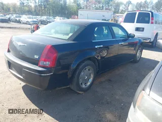 2005 Chrysler 300 with VIN 2C3JA53G55H122612, listed as a IAAI auction lot 41971677 with Not Provided miles. Bid and sale history available at carsss.com. Image 4.