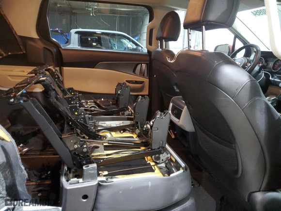 2022 Kia Carnival LXS with VIN KNDNB4H35N6124274, listed as a Copart auction lot 85580954 with 65,347 mi miles and Salvage Title. Bid and sale history available at carsss.com. Image 11.