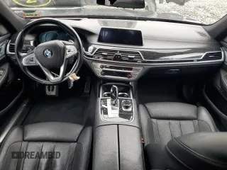 2019 BMW 7 Series 740i xDrive z VIN WBA7E4C52KGV28841, wystawiony jako Copart lot #56567375 z przebiegiem 162 220 mil mil oraz Szkody całkowita. Historia ofert i sprzedaży dostępna na DreamBid. Obrazek 8.