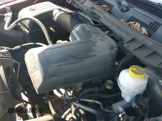 2018 Ram 1500 Express z VIN 1C6RR6KG5JS259672, wystawiony jako IAAI lot #41698317 z przebiegiem 93 789 mil mil oraz . Historia ofert i sprzedaży dostępna na DreamBid. Obrazek 19.