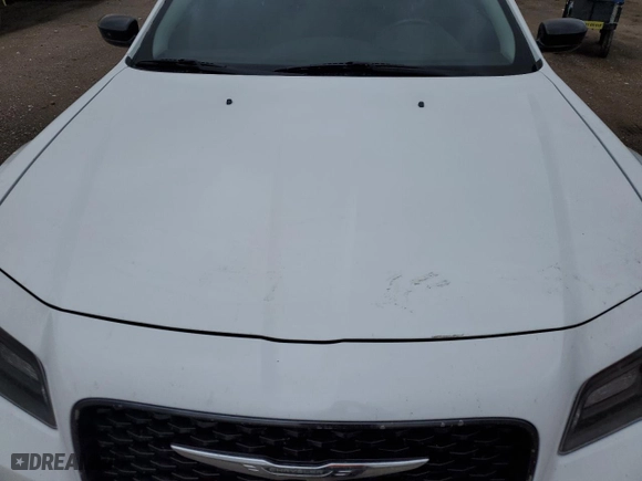 2019 Chrysler 300 Touring with VIN 2C3CCARGXKH649267, listed as a Copart auction lot 79450204 with 89,591 mi miles and Salvage Title. Bid and sale history available at carsss.com. Image 13.