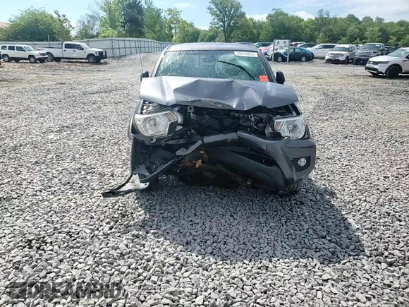 2013 Toyota Tacoma z VIN 5TFLU4ENXDX061110, wystawiony jako Copart lot #58910865 z przebiegiem Nie podano mil oraz Szkoda całkowita • Salvage title. Historia ofert i sprzedaży dostępna na DreamBid. Obrazek 13.