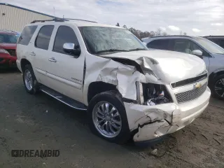 2008 Chevrolet Tahoe 3LT z VIN 1GNFK13078R199472, wystawiony jako Copart lot #85005124 z przebiegiem 235 666 mil mil oraz Szkoda całkowita • Salvage title. Historia ofert i sprzedaży dostępna na DreamBid. Obrazek 4.