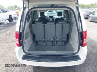 2010 Chrysler Town & Country Touring with VIN 2A4RR5D19AR188015, listed as a IAAI auction lot 41997283 with 172,877 mi miles. Bid and sale history available at carsss.com. Image 17.