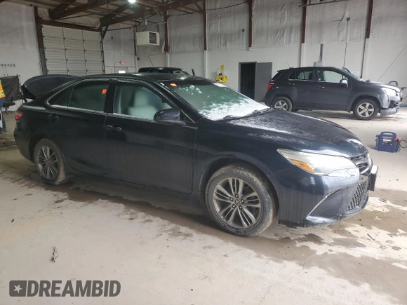 2015 Toyota Camry XLE z VIN 4T1BF1FK9FU474810, wystawiony jako Copart lot #47950725 z przebiegiem Nie podano mil oraz Szkoda całkowita • Salvage title. Historia ofert i sprzedaży dostępna na DreamBid. Obrazek 4.