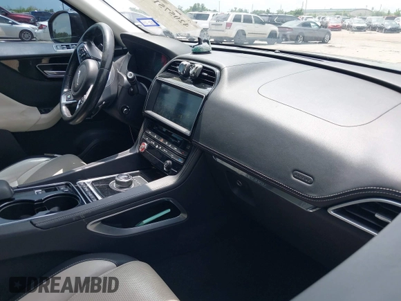 2017 Jaguar F-Pace 35t R-Sport с VIN SADCL2BVXHA067434, выставлен на аукционе IAAI как лот 42057515 с пробегом 101 435 миль миль и . История ставок и продаж доступна на DreamBid. Изображение 5.