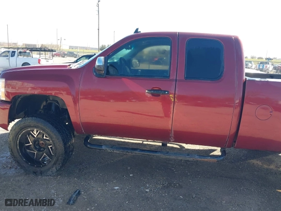 2007 Chevrolet Silverado 1500 Work Truck with VIN 1GCEC19C07Z513822, listed as a IAAI auction lot 41573741 with 175,191 mi miles. Bid and sale history available at carsss.com. Image 14.