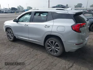 2020 GMC Terrain Denali z VIN 3GKALXEX0LL294117, wystawiony jako IAAI lot #42343656 z przebiegiem 67 697 mil mil oraz . Historia ofert i sprzedaży dostępna na DreamBid. Obrazek 3.